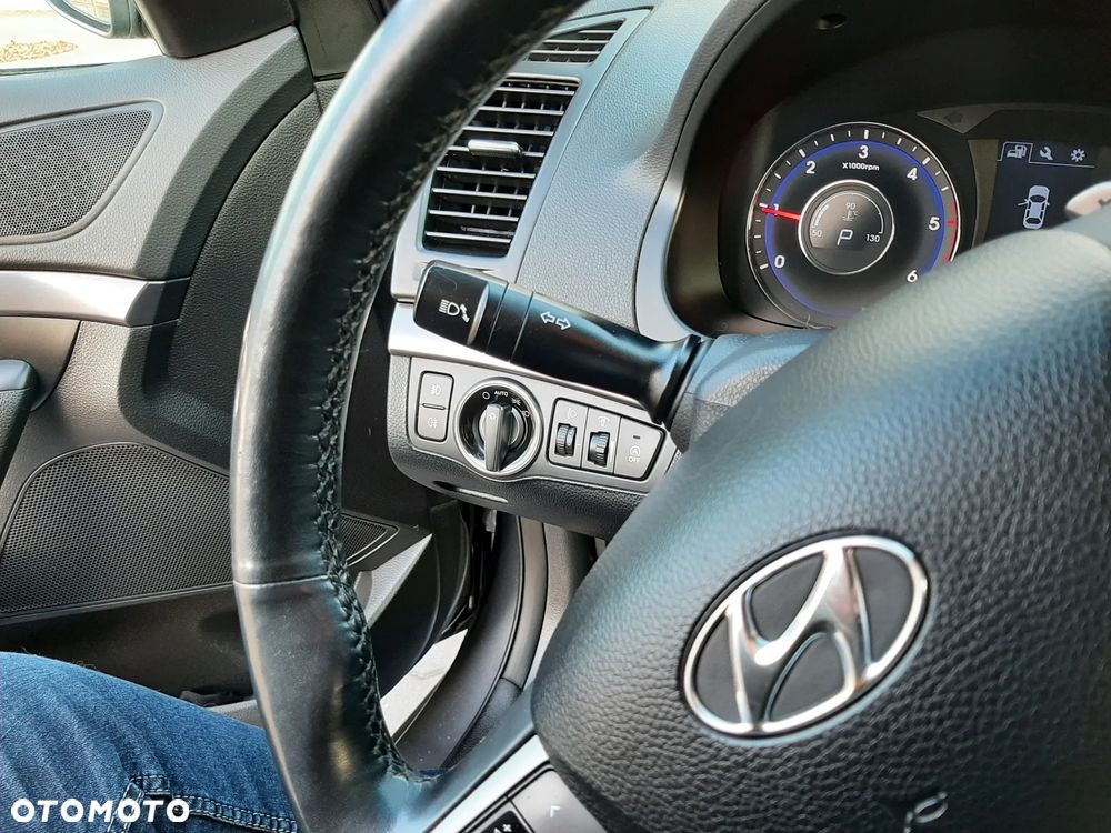 Hyundai i40 Kombi 1.7 CRDi DCT Trend - 37