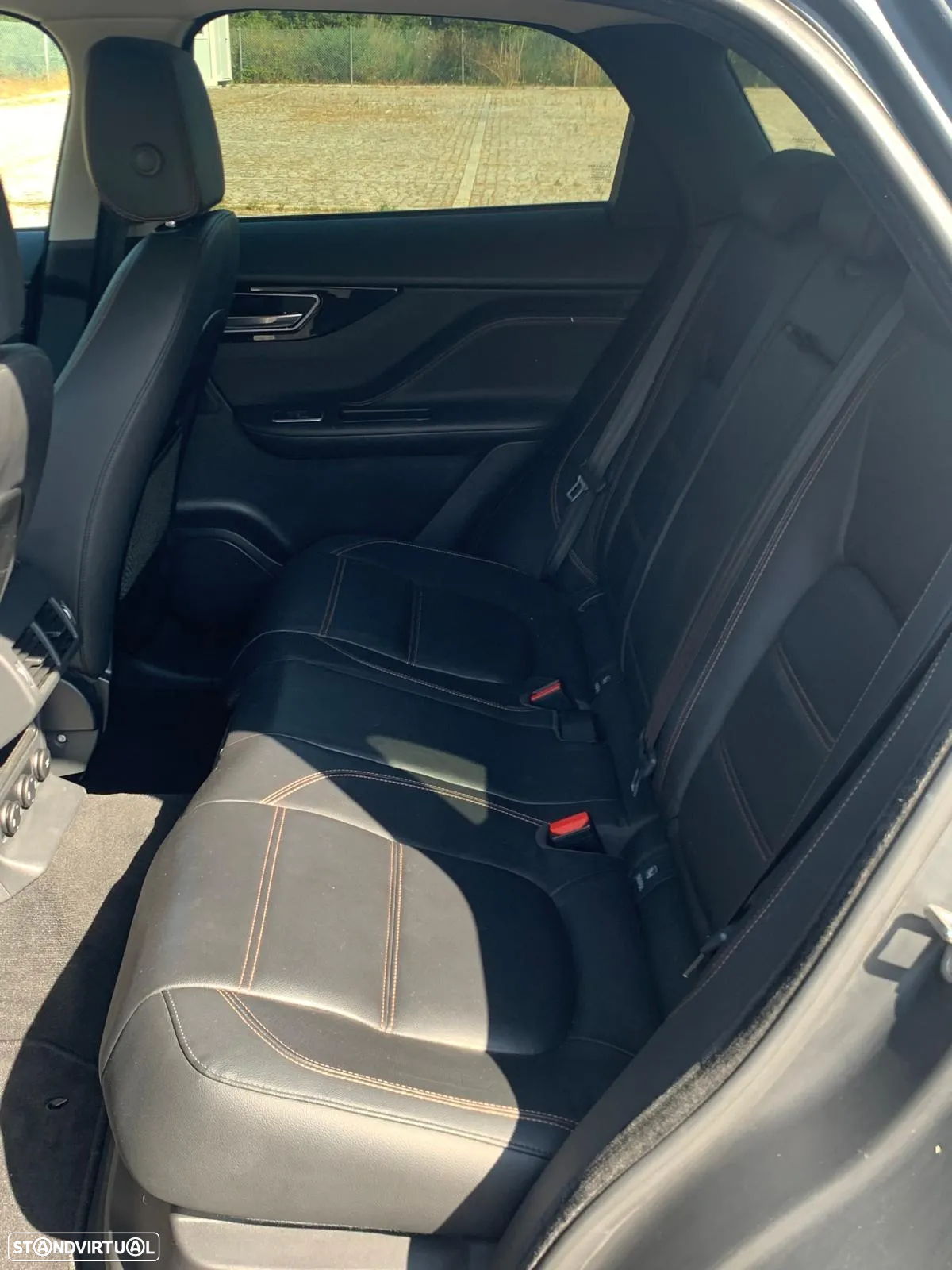 Jaguar F-Pace 2.0 i4D Prestige AWD Aut. - 8