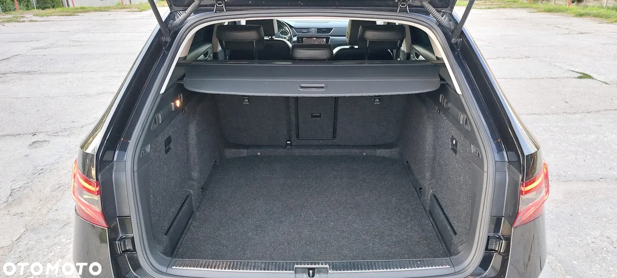 Skoda Superb Combi 1.6 TDI DSG Ambition - 13