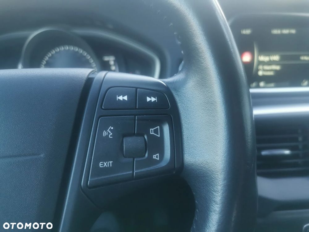Volvo V40 T2 Summum - 17
