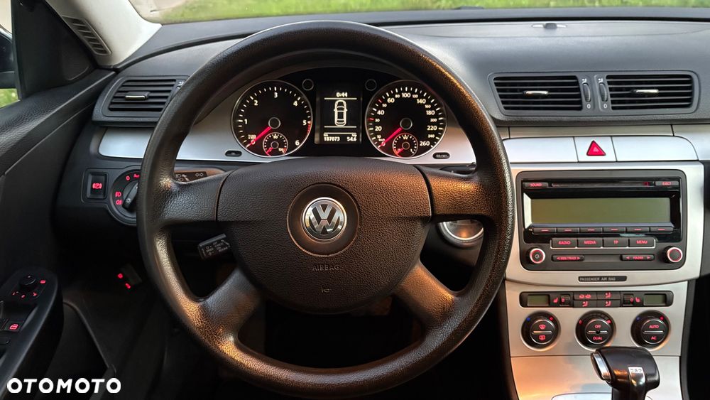 Volkswagen Passat 2.0 TDI Comfortline DSG - 31