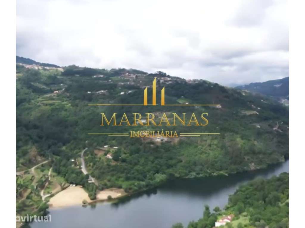 Terreno com Moradia p/ Restauro