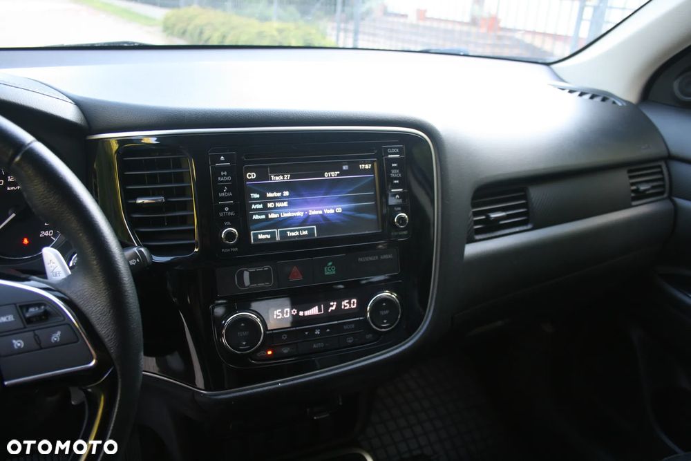 Mitsubishi Outlander 2.0 Intense + SDA 4WD CVT - 17