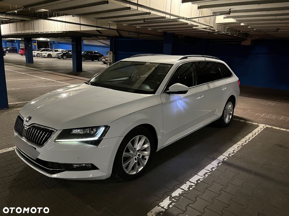 Skoda Superb 1.6 TDI Ambition DSG - 8