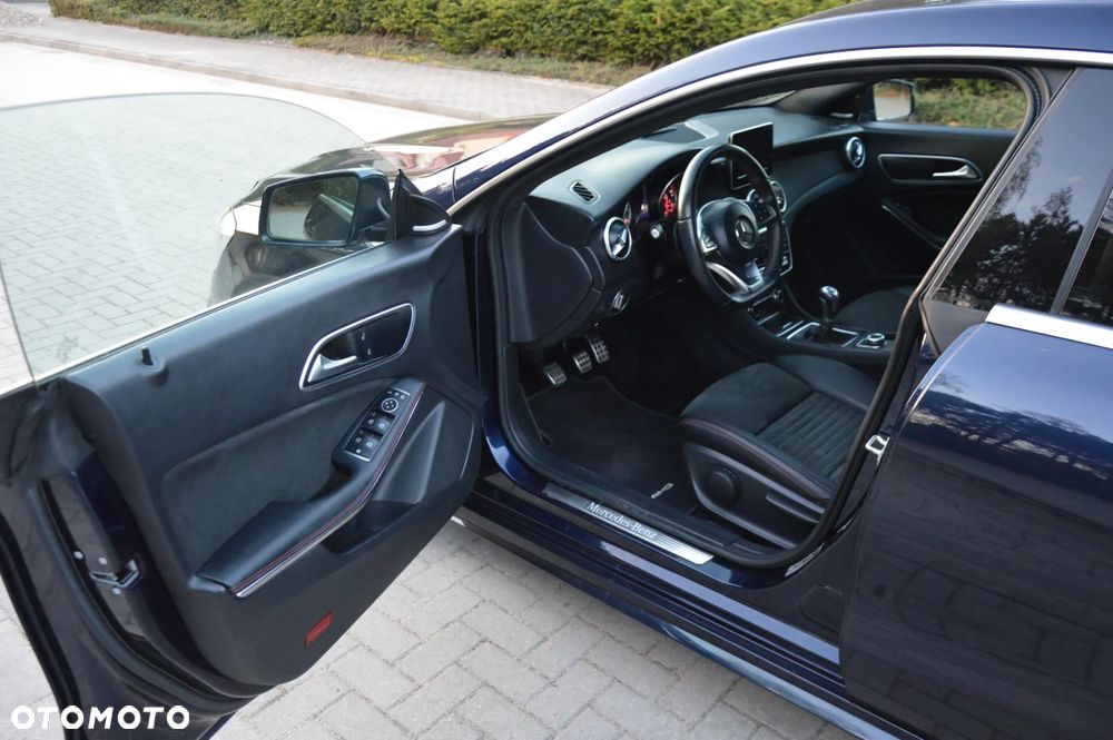 Mercedes-Benz CLA 180 d AMG Line - 17