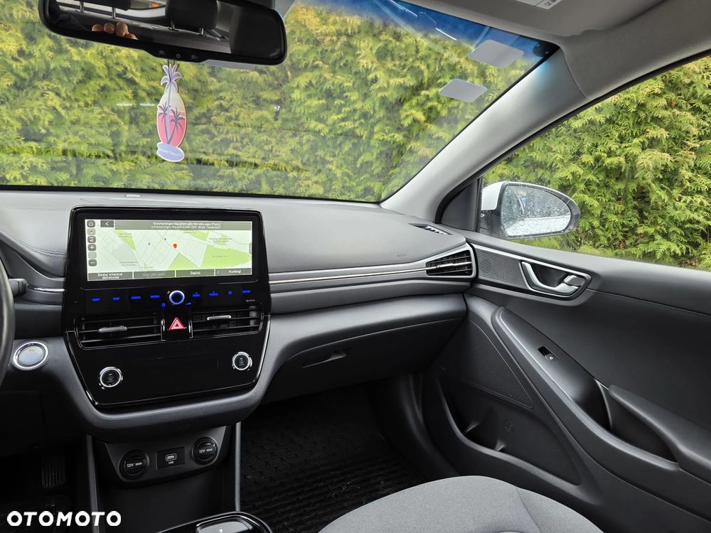 Hyundai IONIQ - 17