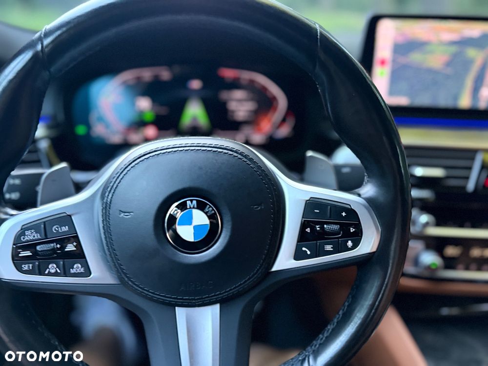 BMW Seria 5 530i xDrive mHEV M Sport sport - 17
