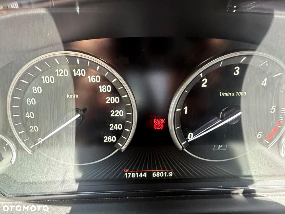 BMW Seria 5 520d - 16