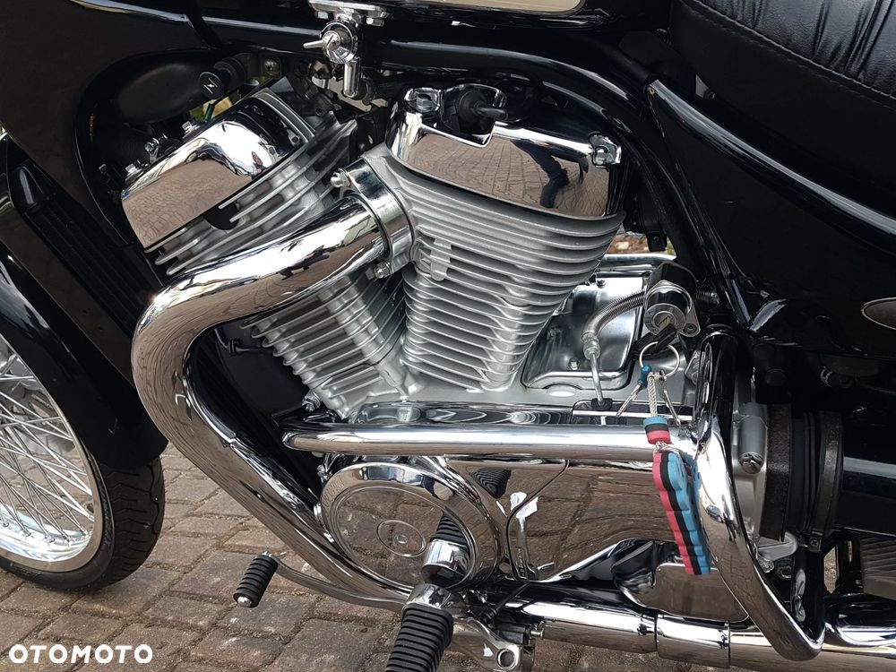 Suzuki Intruder - 19