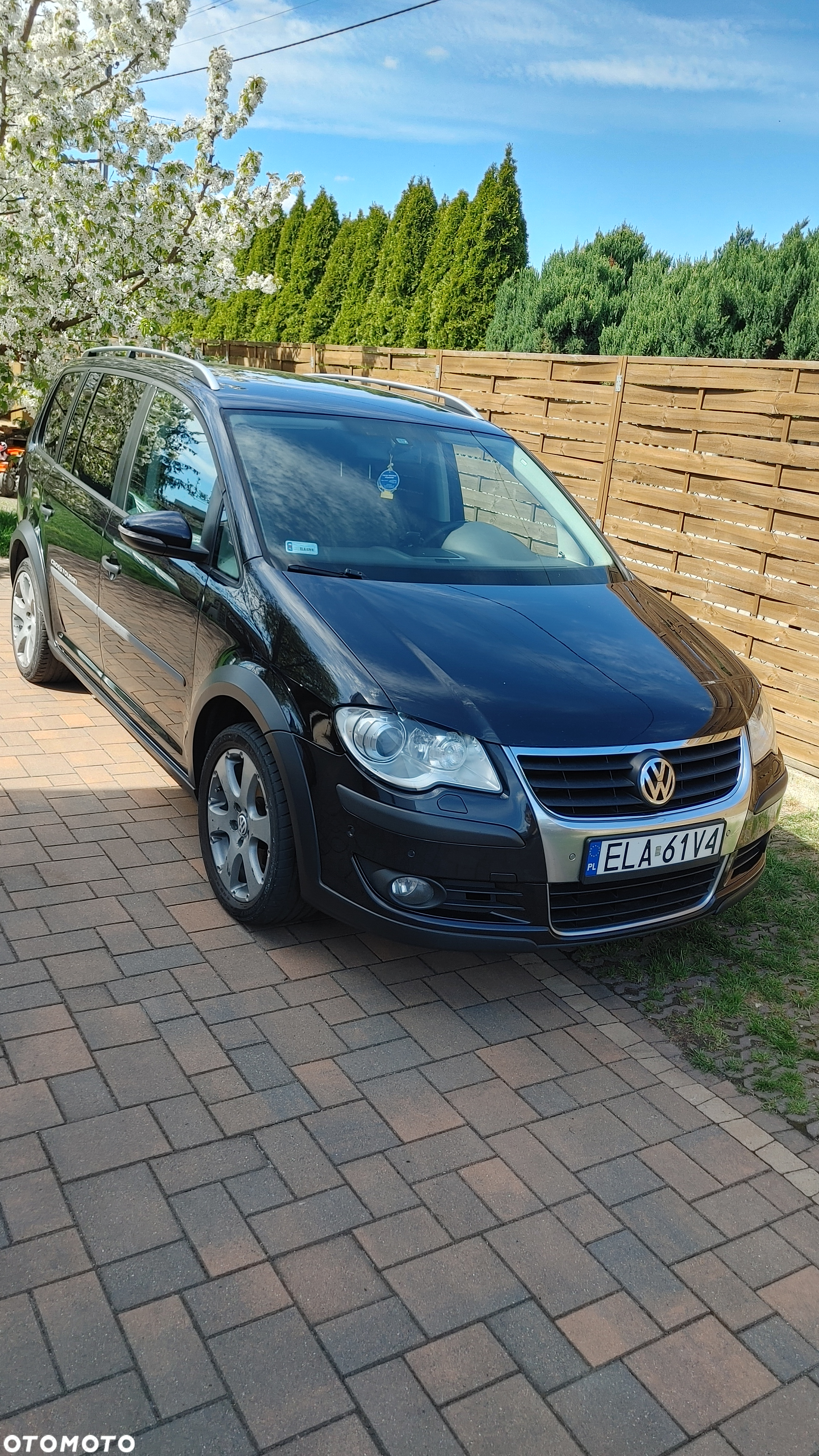Volkswagen Touran 2.0 TDI DPF Cross DSG - 2