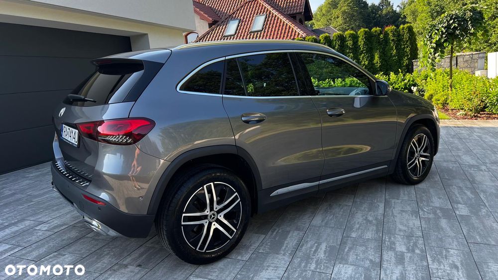 Mercedes-Benz GLA 200 - 35