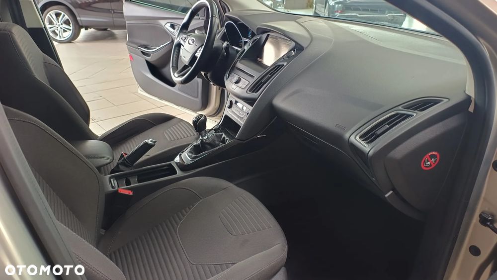 Ford Focus - 24