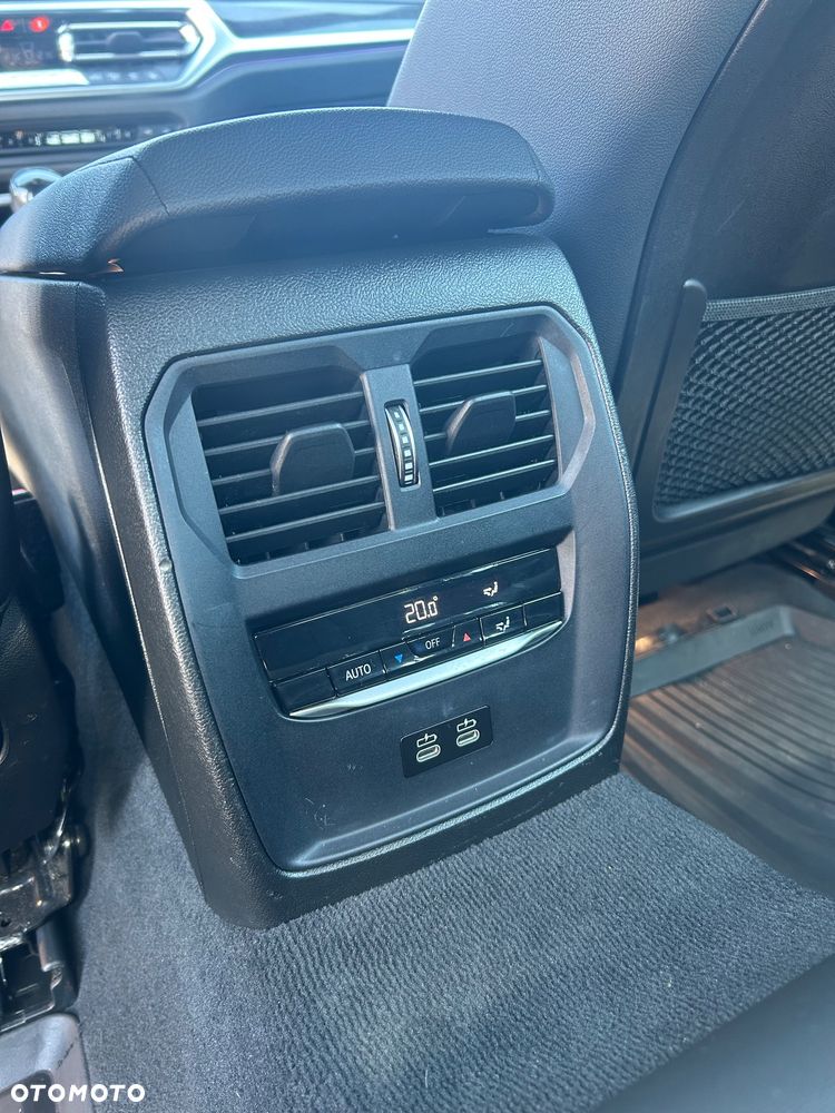 BMW Seria 3 330i M Sport - 22