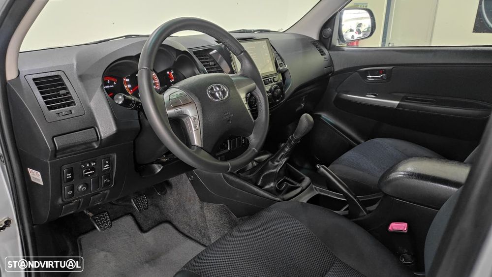 Toyota Hilux 2.5 D-4D 4WD CD T+Nav+PM - 5