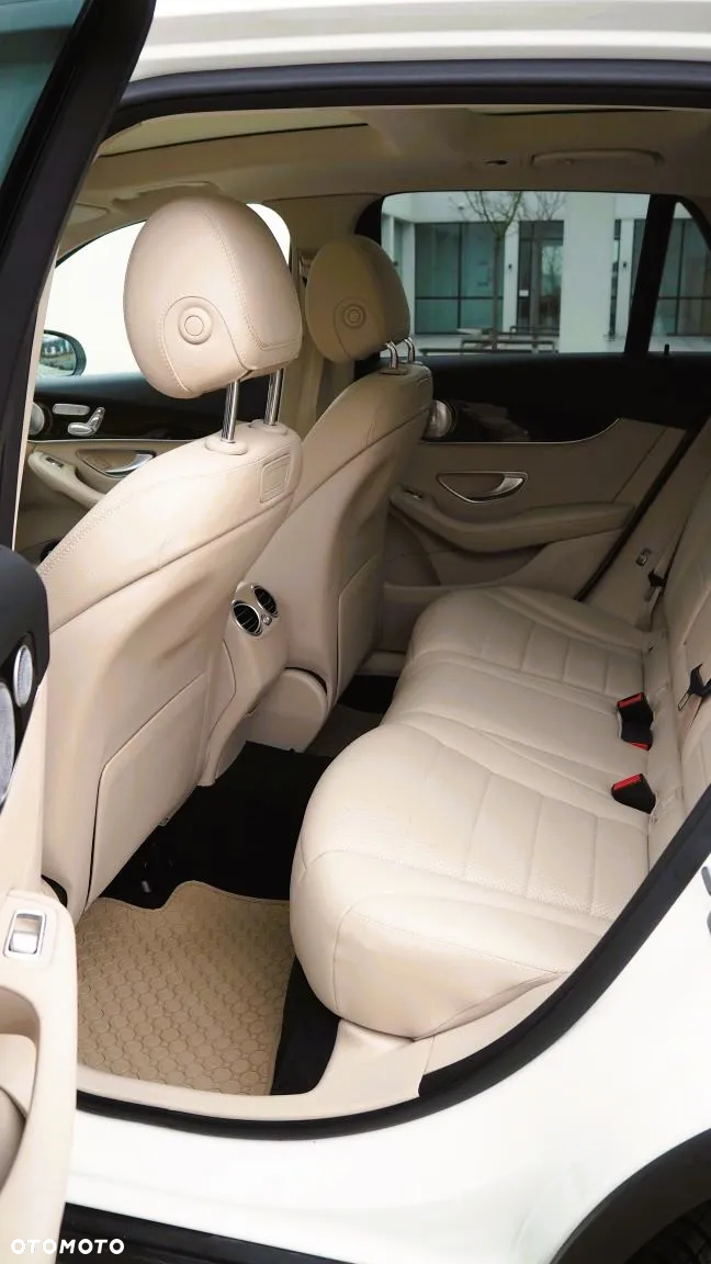 Mercedes-Benz GLC 300 4Matic 9G-TRONIC - 9