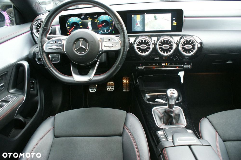 Mercedes-Benz CLA - 12