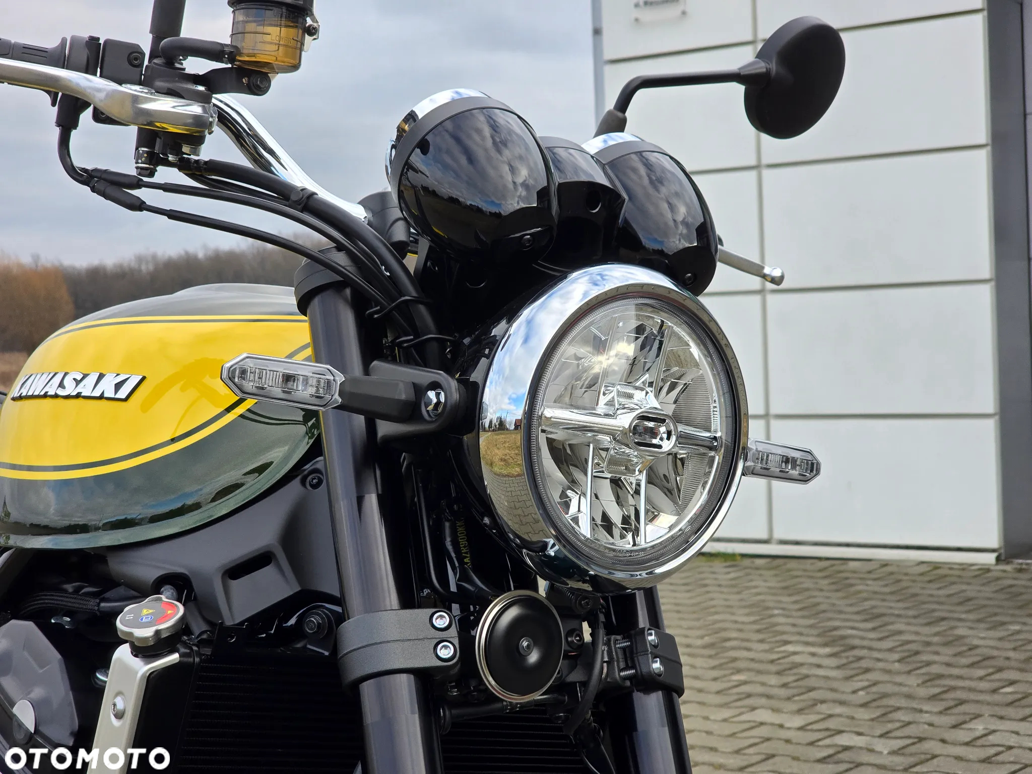 Kawasaki Z 900 RS - 7