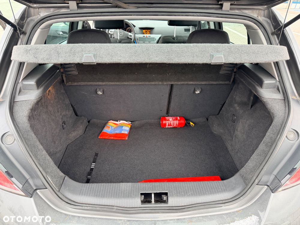 Opel Astra 1.6 Essentia - 15