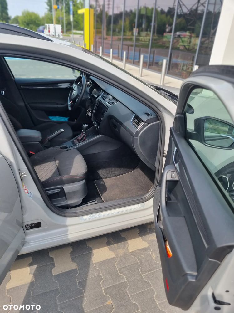 Skoda Octavia 2.0 TSI RS DSG - 17