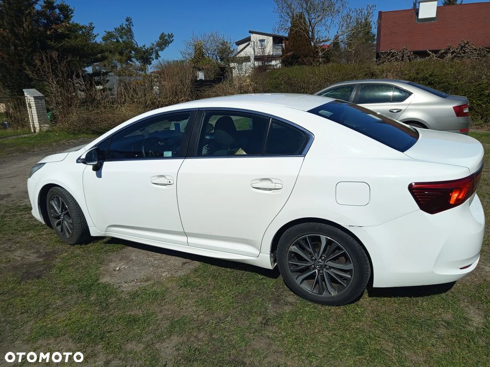 Toyota Avensis 2.0 D-4D Premium - 3
