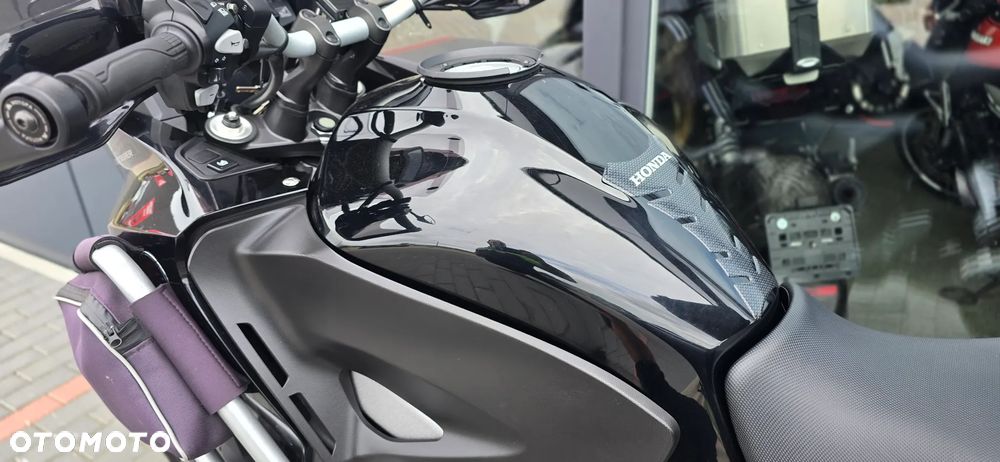 Honda VFR - 34