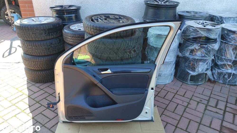 Drzwi prawe przednie VW Golf VI kod: LR7L - 4