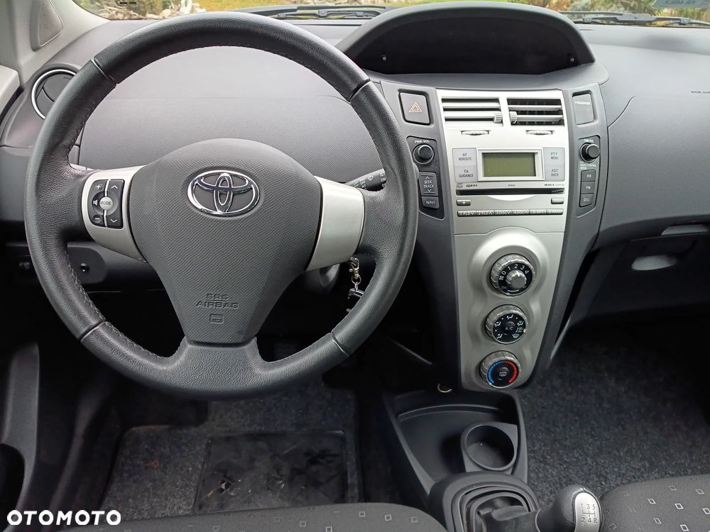 Toyota Yaris - 16