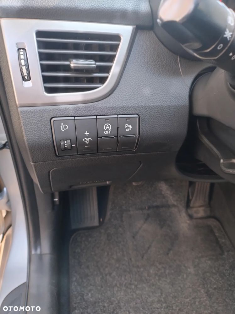 Hyundai i30 1.6 CRDi Classic + - 10