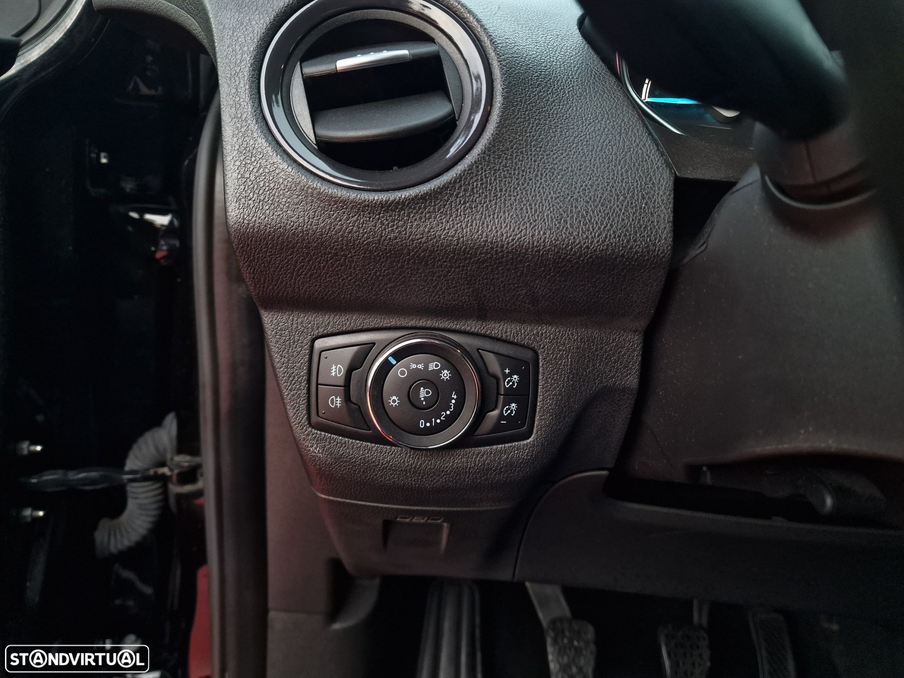 Ford Tourneo Courier 1.0 EcoBoost Titanium - 19