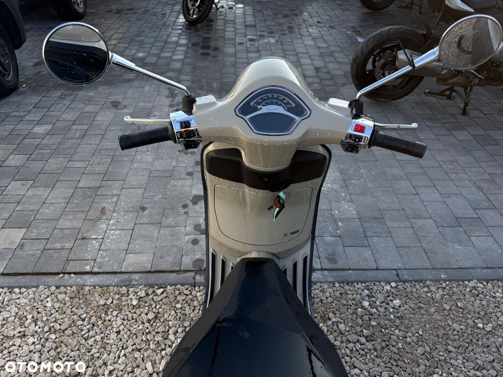Piaggio Vespa - 9