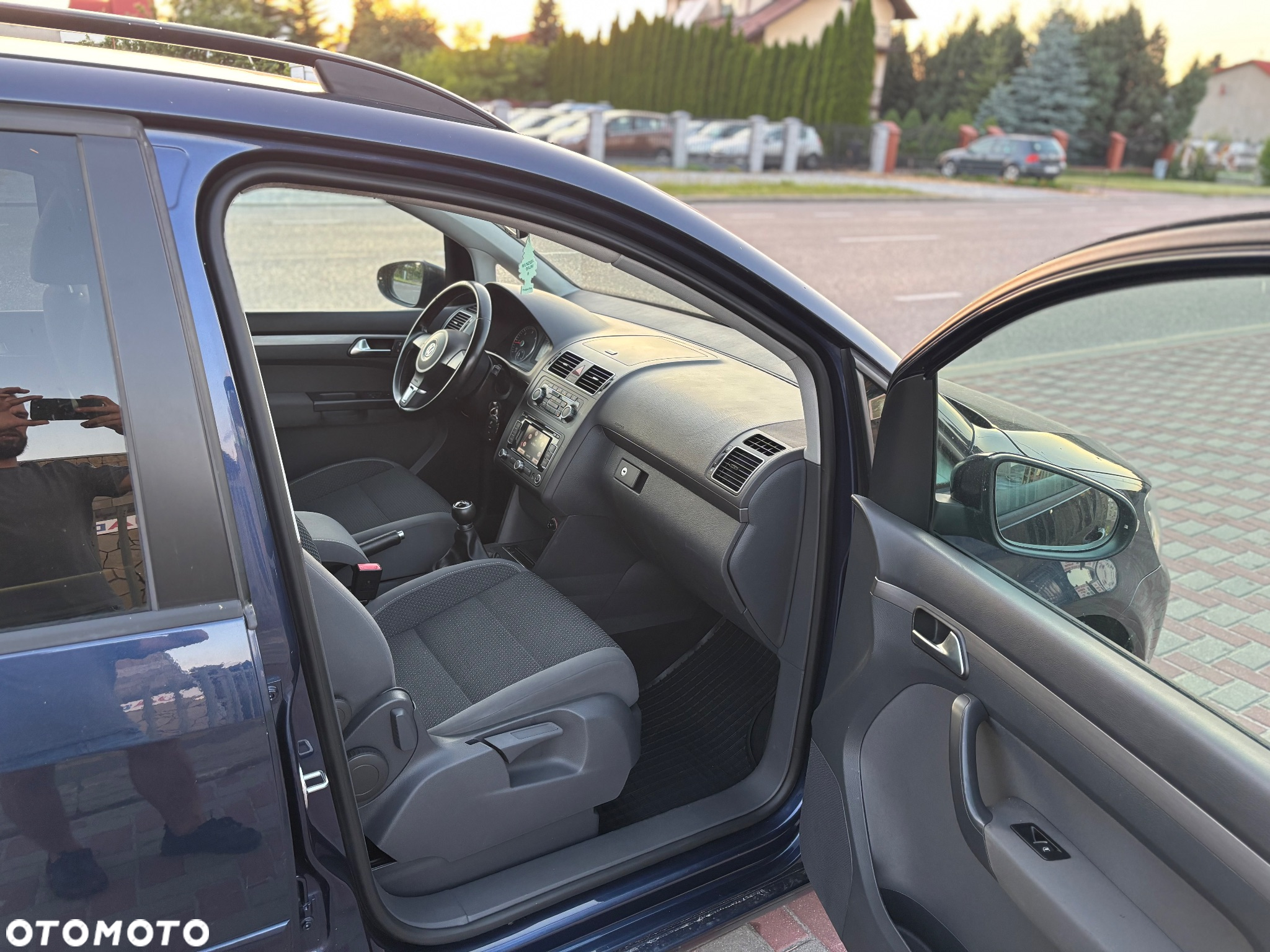 Volkswagen Touran - 10