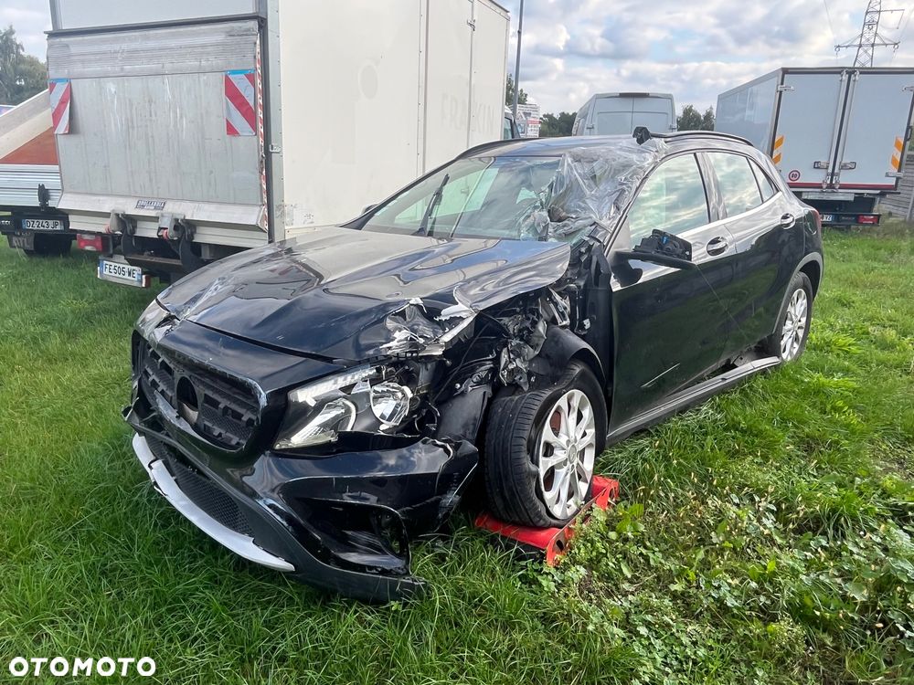 Mercedes-Benz GLA 200 (CDI) d Urban - 2