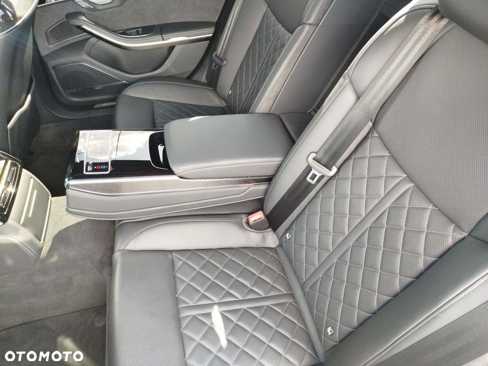 Audi S8 - 28