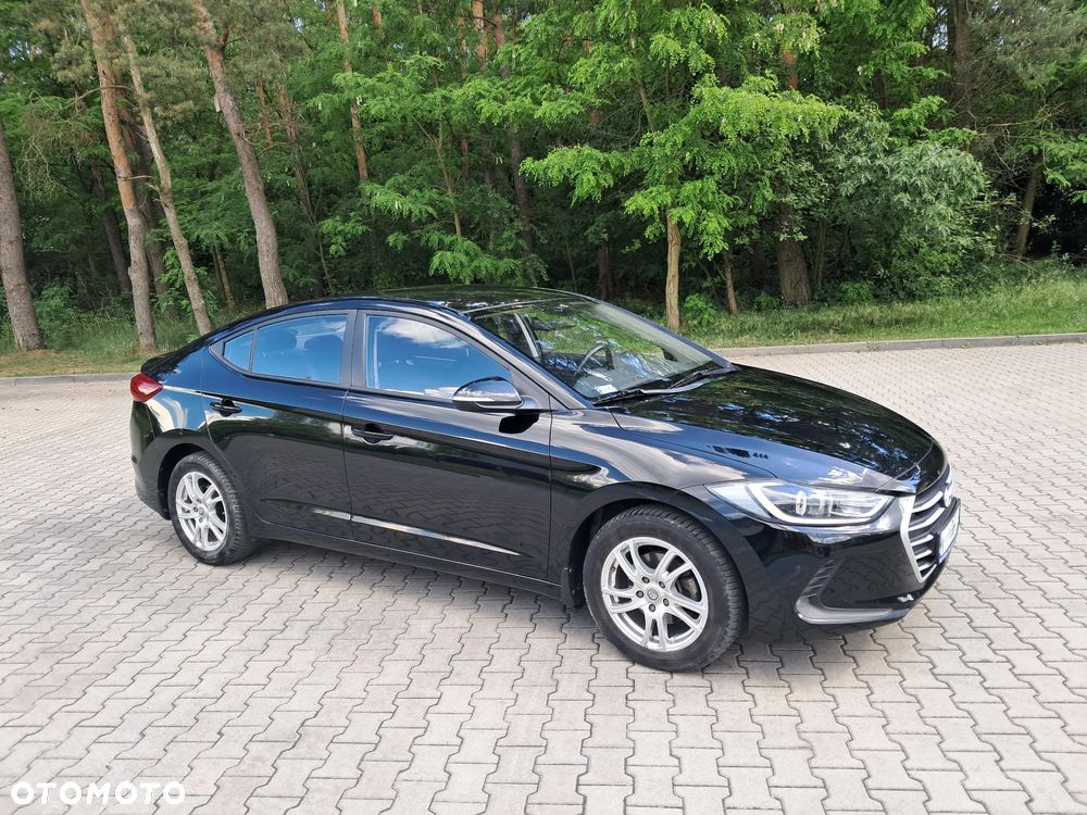 Hyundai Elantra 1.6 Classic Plus - 18