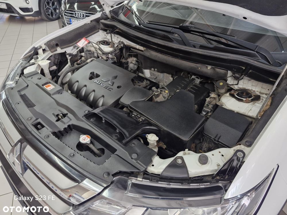 Mitsubishi Outlander 2.0 Intense 4WD CVT - 27