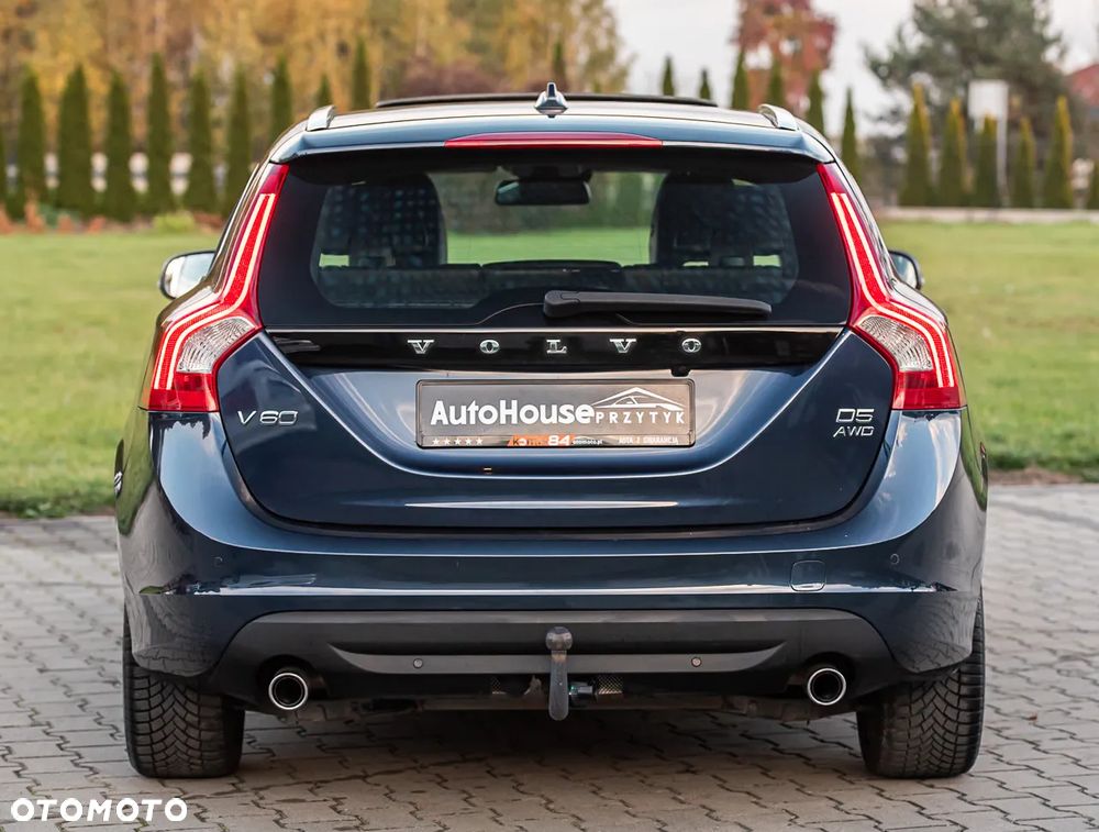 Volvo V60 D5 AWD Momentum - 9