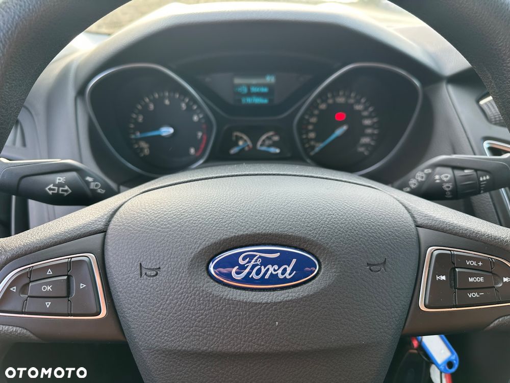 Ford Focus 1.0 EcoBoost Ambiente - 16