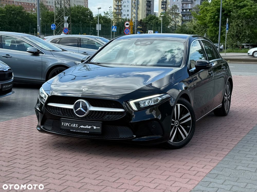 Mercedes-Benz Klasa A 180 7G-DCT Special Edition - 3
