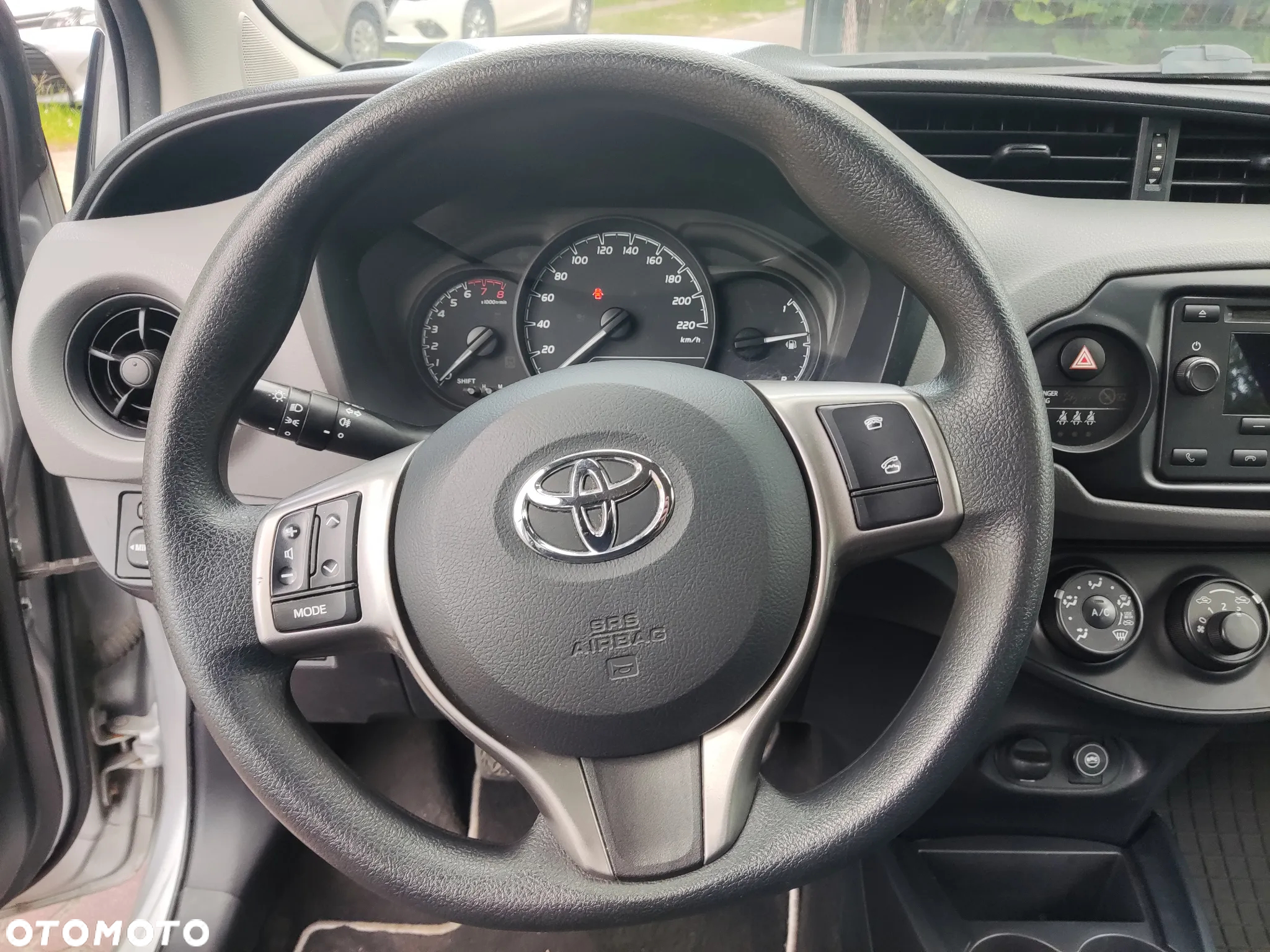Toyota Yaris 1.0 Active - 13