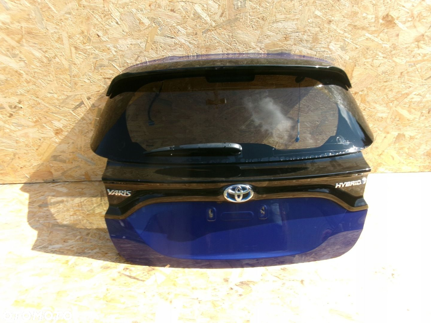 Toyota Yaris IV generacji klapa bagażnika tył - 2