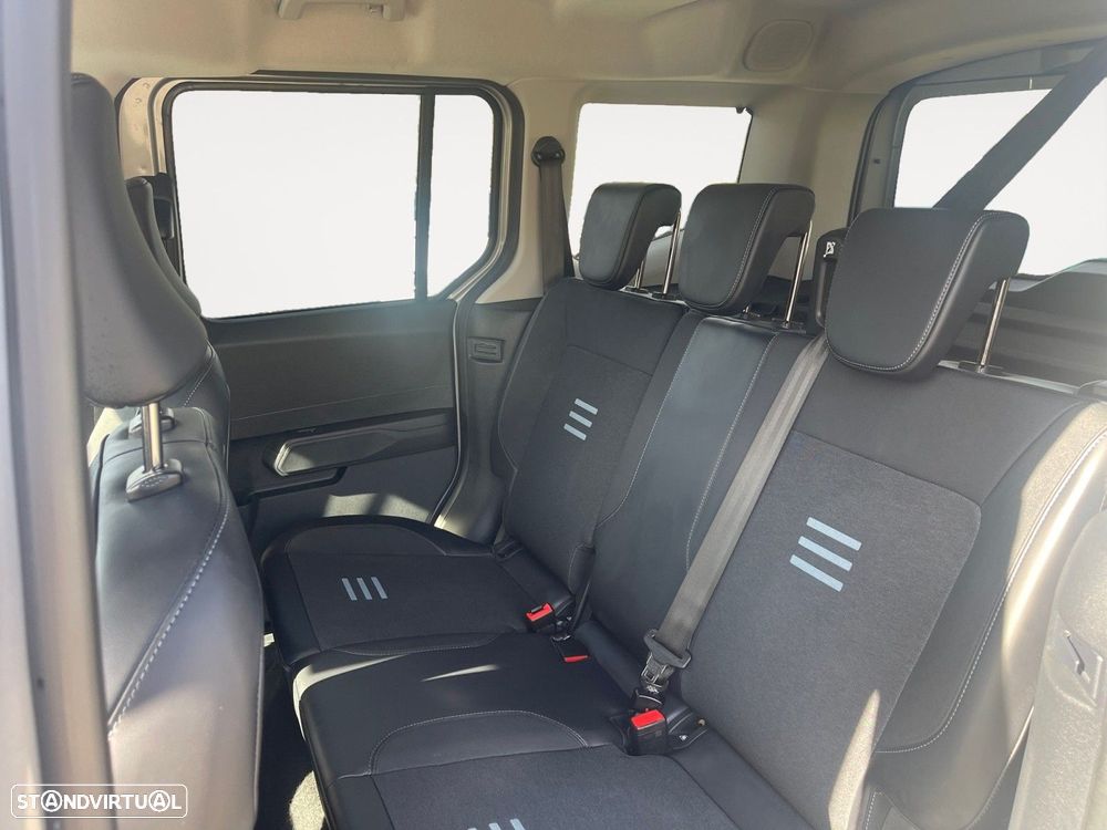 Ford Tourneo Courier - 13