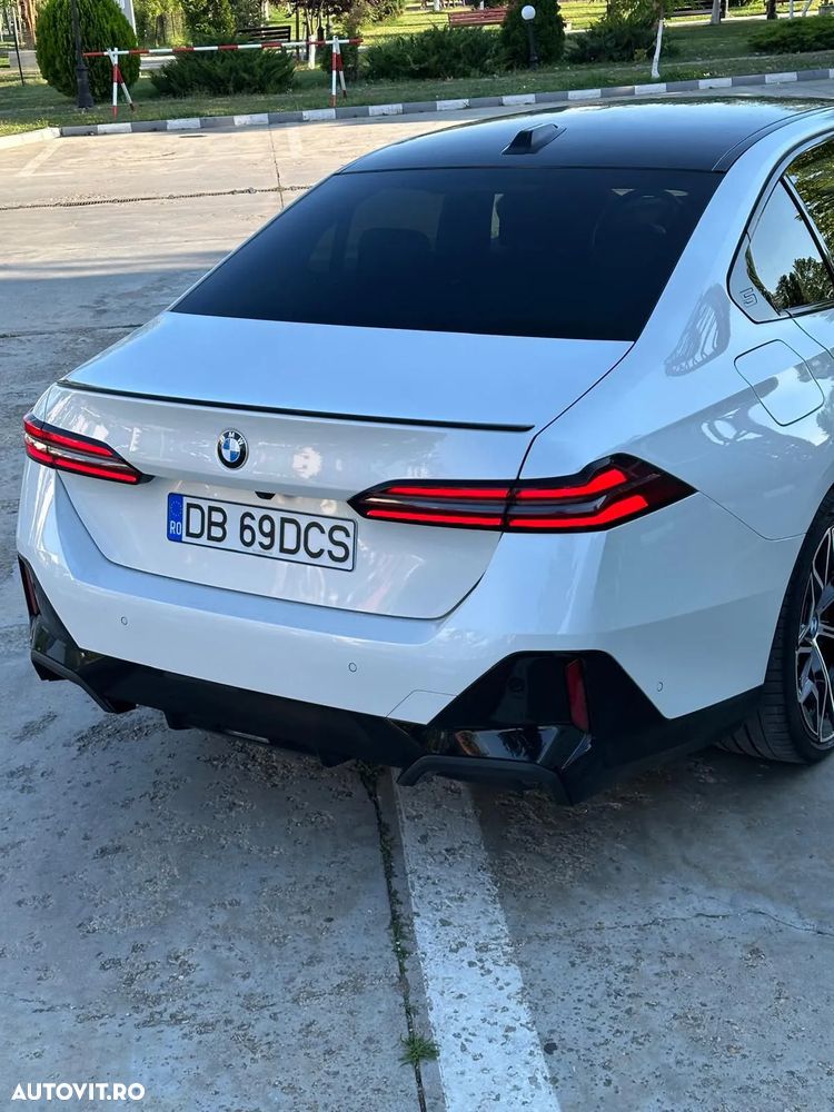 BMW Seria 5 520i AT MHEV - 7