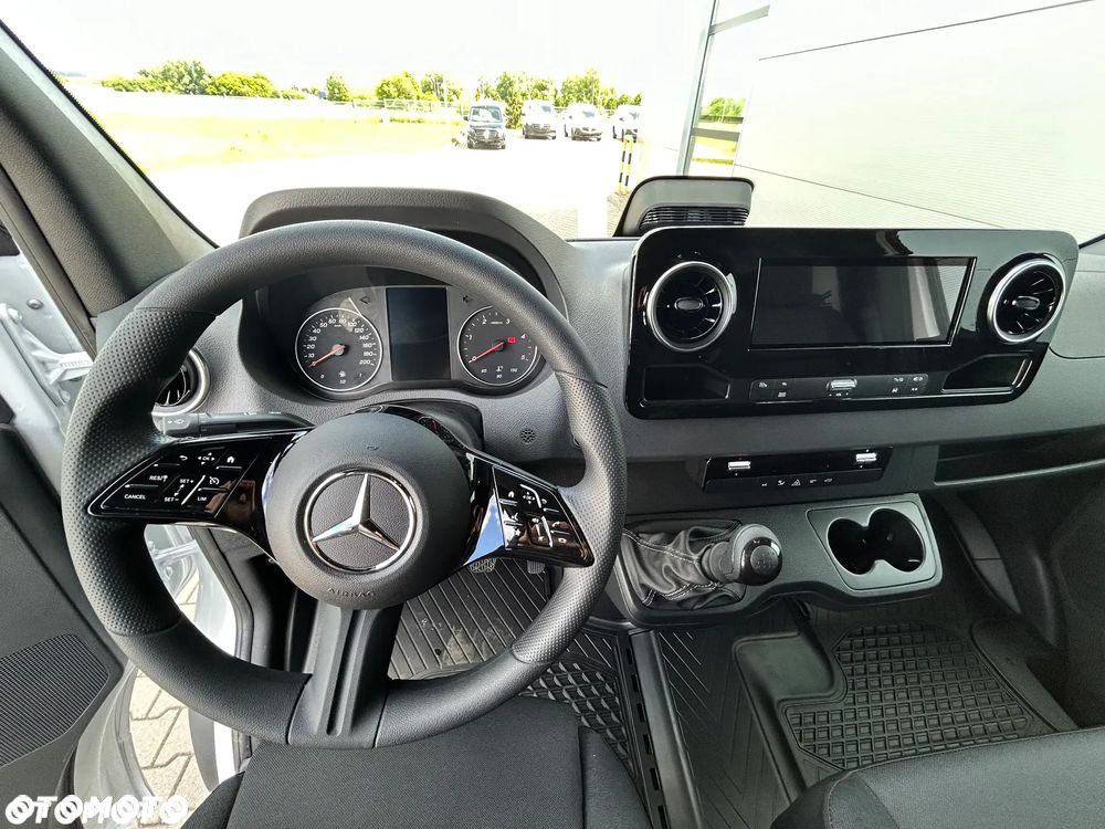Mercedes-Benz Sprinter 315 Furgon Standard - 12