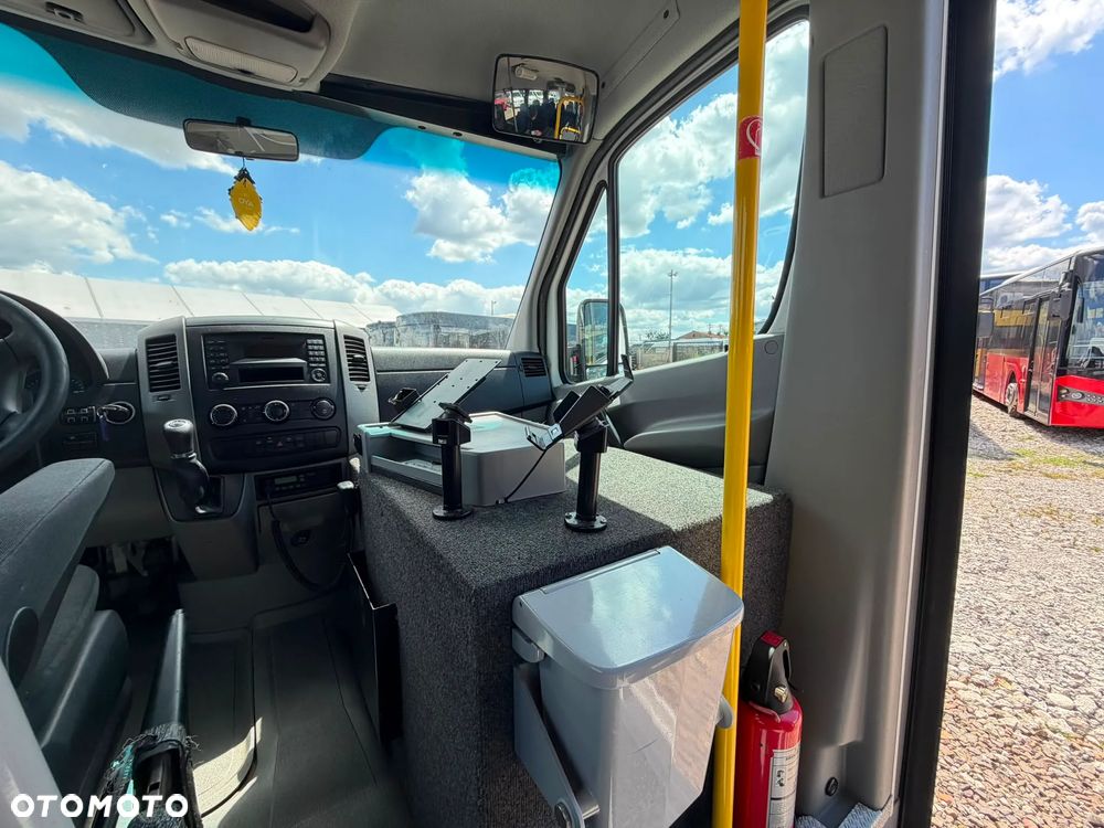Mercedes-Benz Sprinter 516 - 19