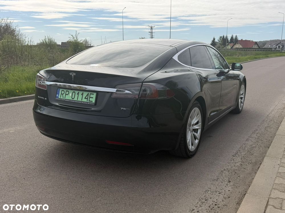 Tesla Model S - 9