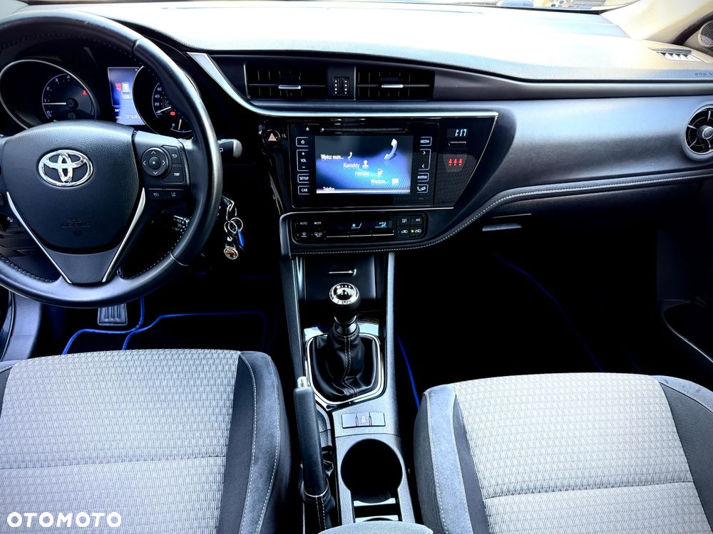 Toyota Auris - 14