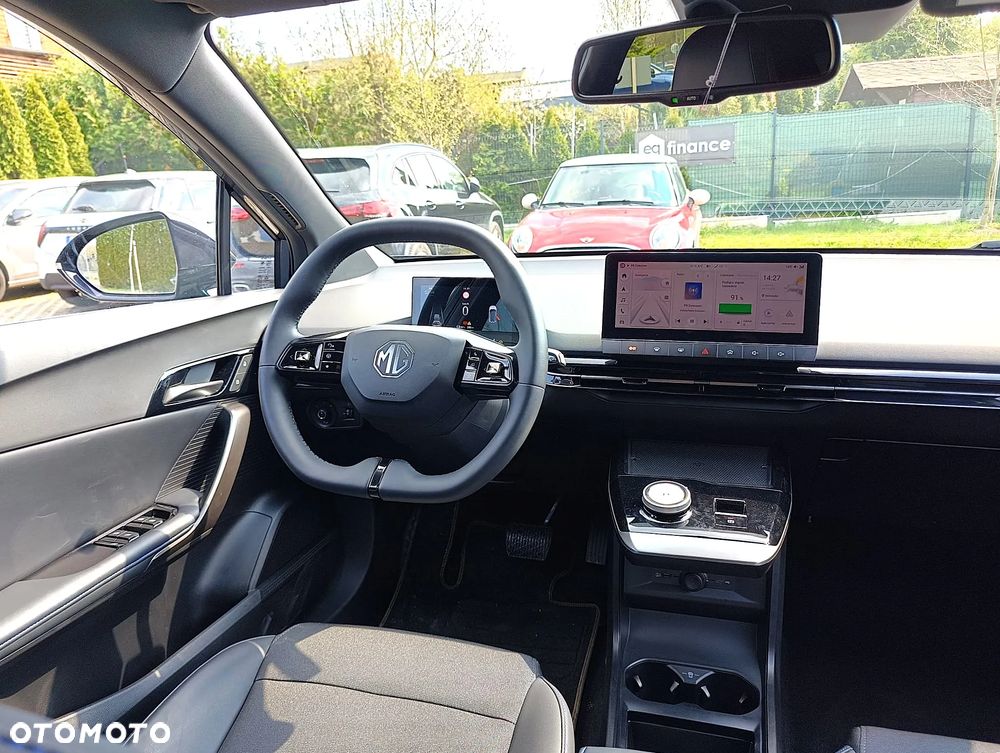 MG 4 Luxury 64 kWh - 23