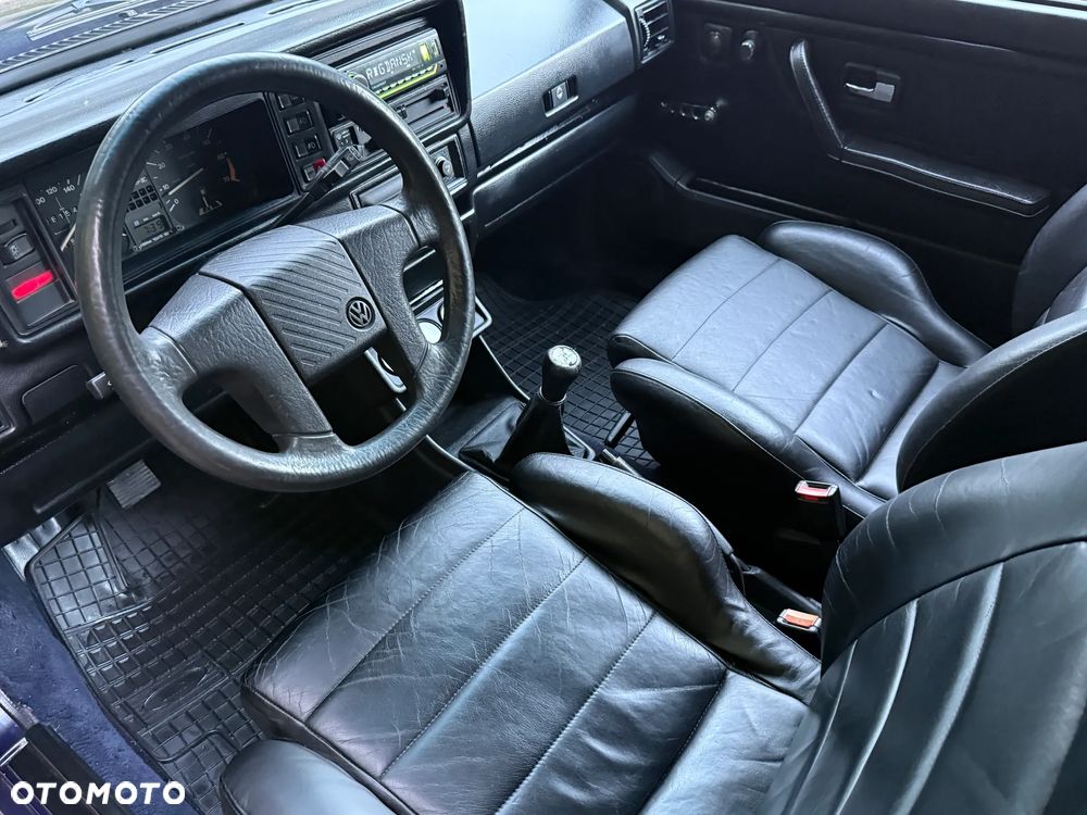 Volkswagen Golf - 31
