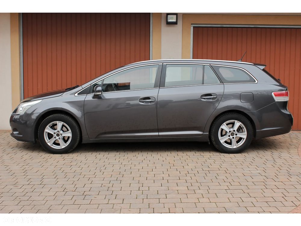 Toyota Avensis 1.8 Premium EU5 MS - 9
