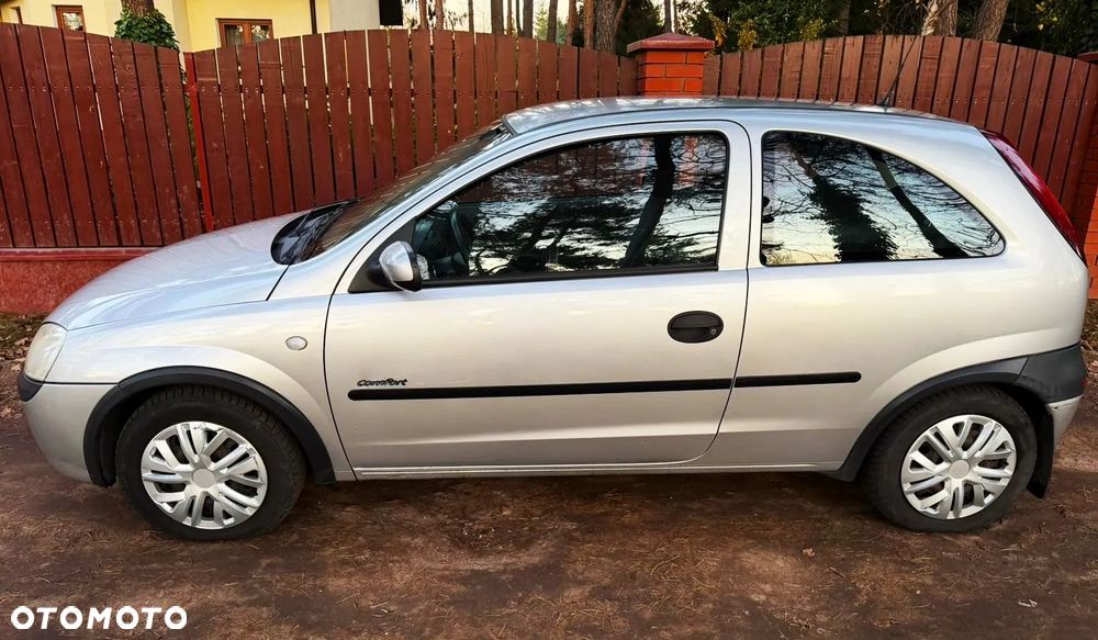 Opel Corsa 1.2 16V Comfort - 2